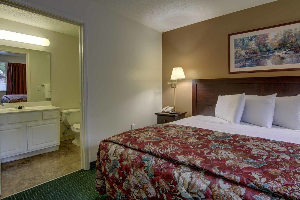 Intown Suites Extended Stay Marietta Ga - Town Center Кеннесо Екстер'єр фото